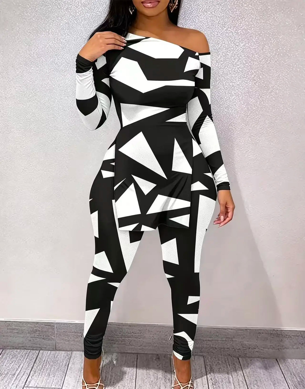 Plus size women's black and white geometric print one-shoulder two-piece set: single-shoulder slit long top   high-waisted skinny flared pants
