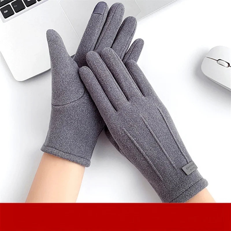 Warm Motorcycle Riding Gloves for Women: Fleece-Lined, Touchscreen-Compatible Design for Winter Outdoor Riding