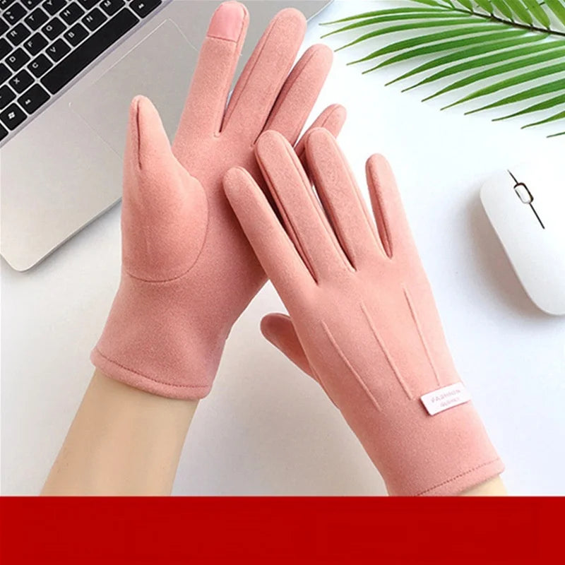 Warm Motorcycle Riding Gloves for Women: Fleece-Lined, Touchscreen-Compatible Design for Winter Outdoor Riding