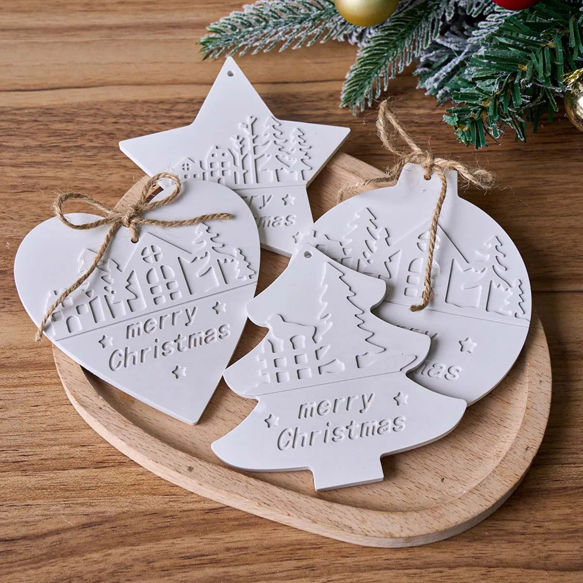 Christmas Heart Round Tree Star-Shaped Hanging Ornament Silicone Mold DIY Cement Plaster Clay Craft for Home Decor Craft Gift
