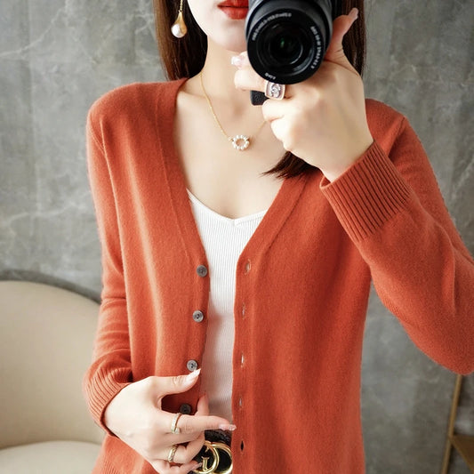 2024 New V-Neck Temperament Small Fragrant Wind Women Loose Sweater