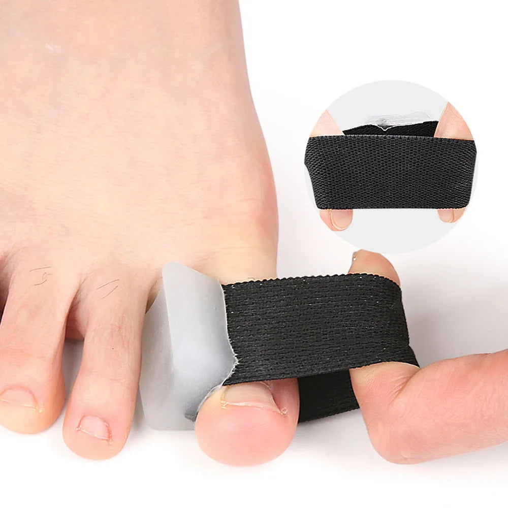 4pcs Toe Spacers Black White Sweat-Absorbent Elasticated Strap Designed Toe Separators Non-Slip Women Men Separators S/L Size